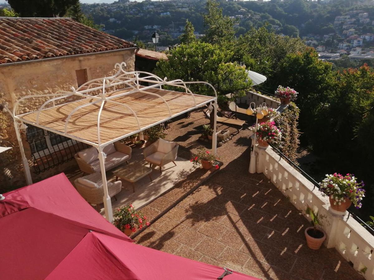 D'hotes Les Terrasses Du Soleil Bed & Breakfast 2*